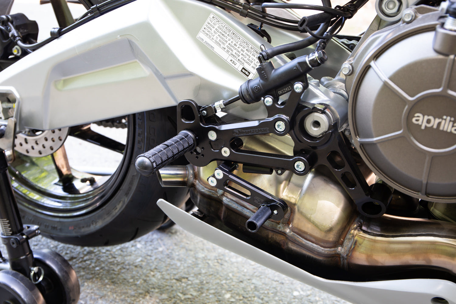 05-0760_Onbike.jpg?v=