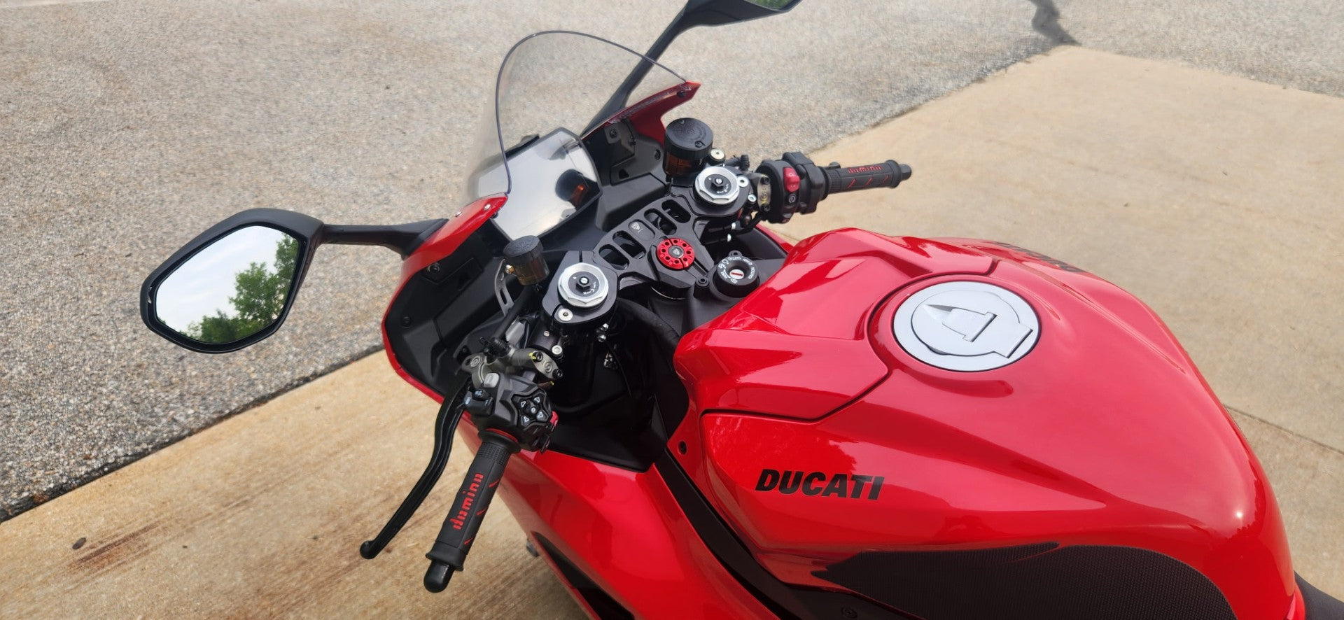 12-2150-D1_OnBike.jpg?v=