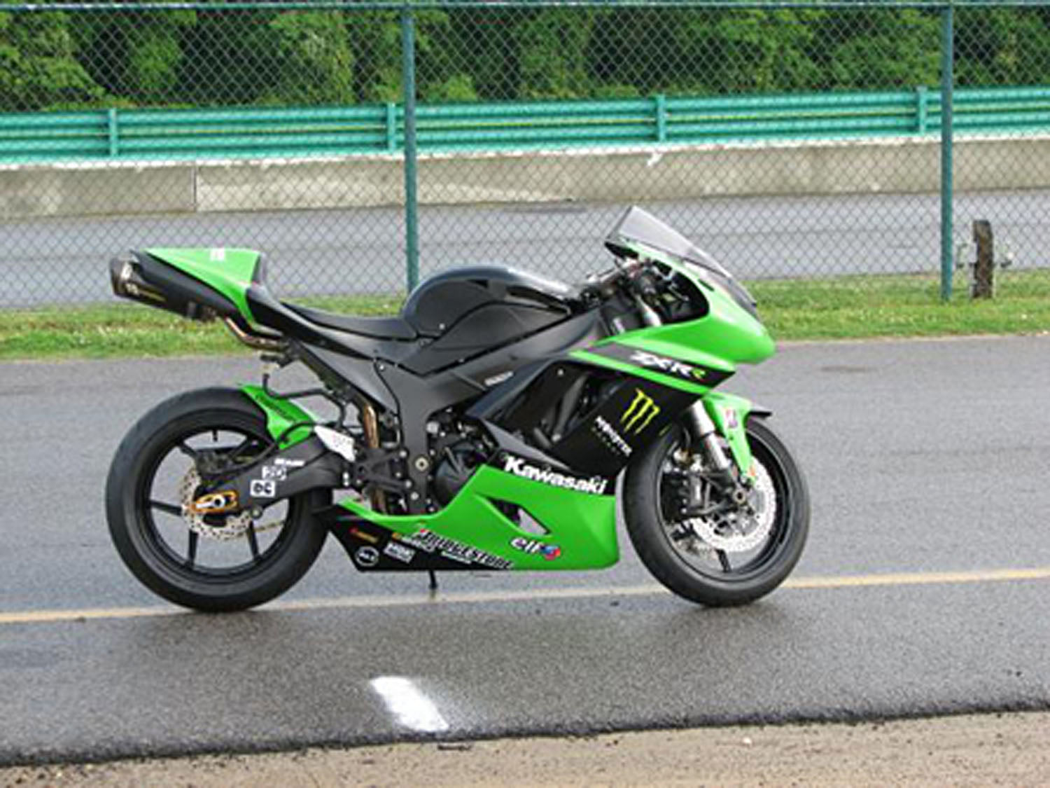 EBC Kawasaki ZX-6R (ZX 600 F1/F2/F3/G1/G2) 95-99 SRC Race/Sport Kevlar  Series Clutch Kit - Sportbike Track Gear